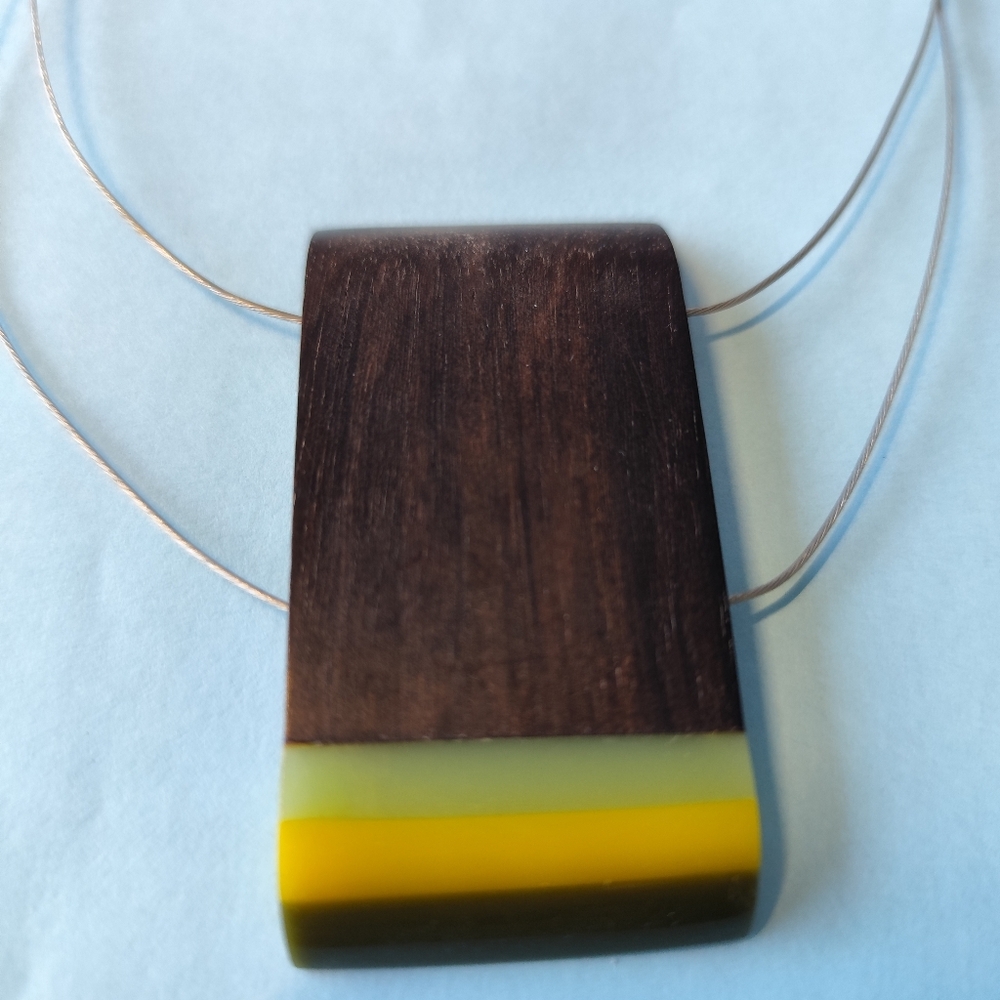 4/$50⭐️Caracol Wooden Pendant Necklace